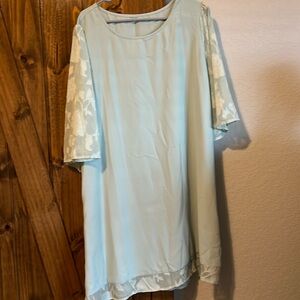 Green polyester dress. Lightweight